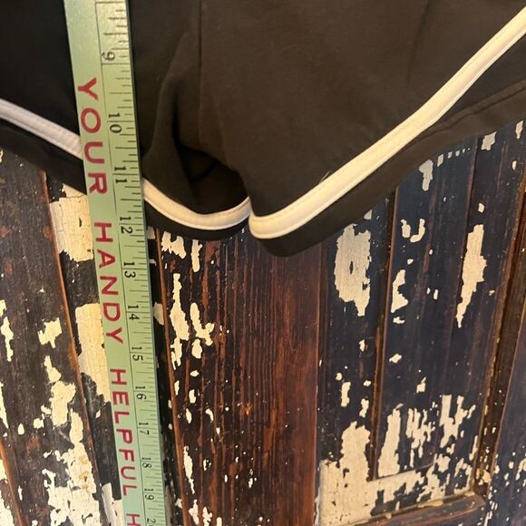 Vintage Livestrong Nike Black and Yellow Women's Athletic Shorts. Size small. - Picture 4 of 6